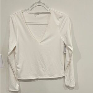 Old Navy Women's Cream Long Sleeve V-Neck Tee